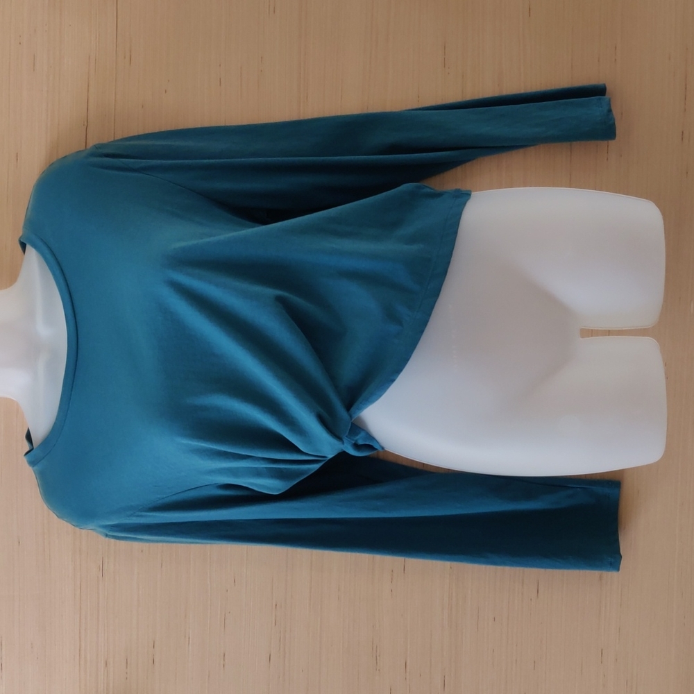Cropped tee